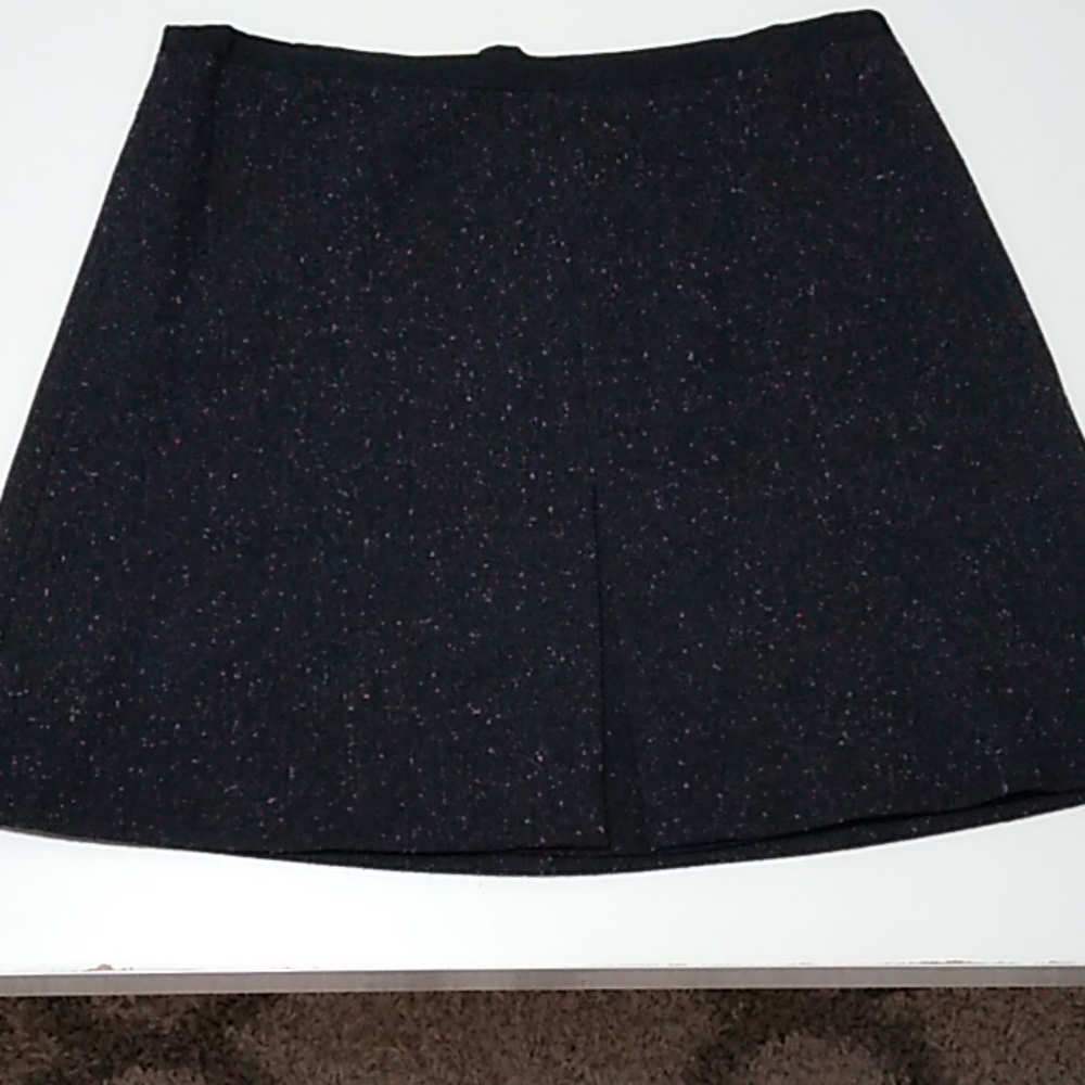 Gorgeous lined wool blend mini skirt